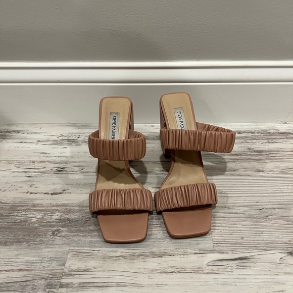 Mauve Steve Madden 9.5 Sandal - Picture 3 of 10
